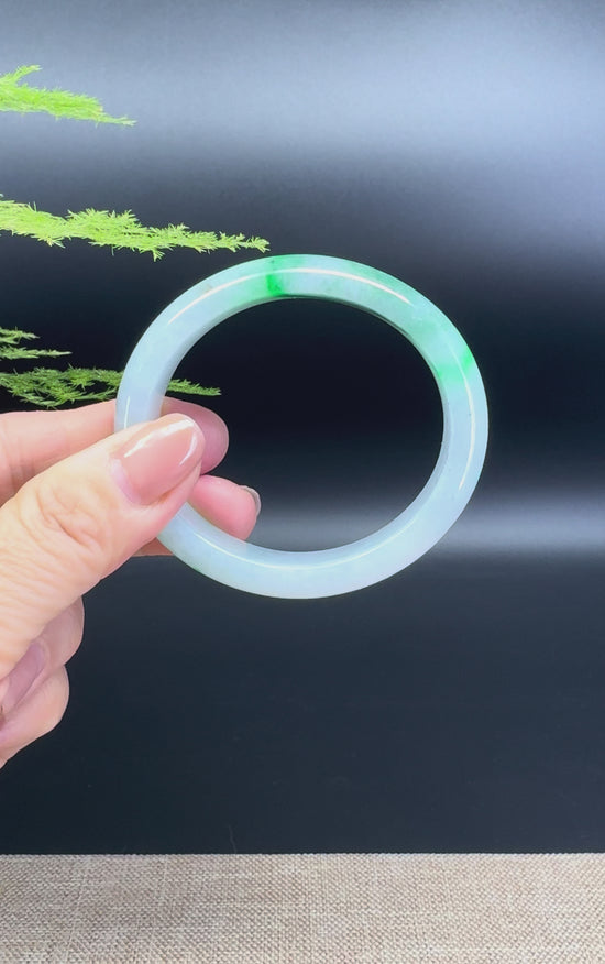 Load and play video in Gallery viewer, Genuine Burmese Green Jade Jadeite Bangle Bracelet ( 53.6*48mm )
