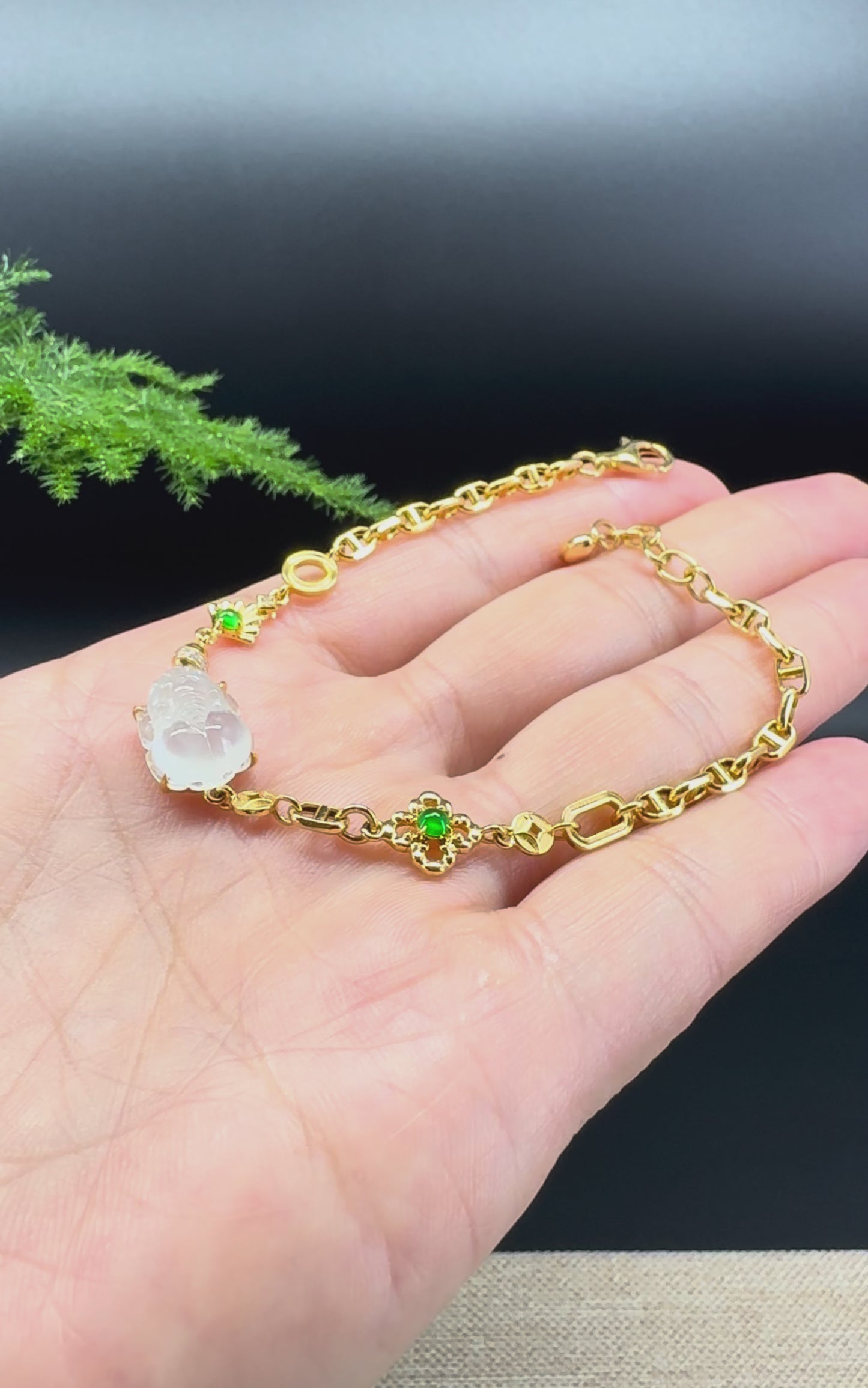 18K Yellow Gold Bracelet Set With Icy Jadeite Jade Pixiu