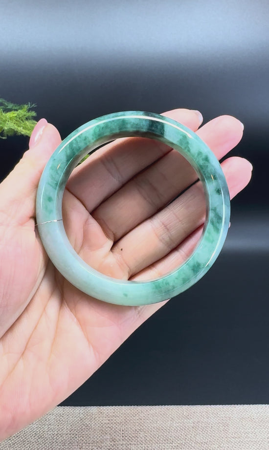 Load and play video in Gallery viewer, Genuine Burmese Green Jade Jadeite Bangle Bracelet ( 57mm )
