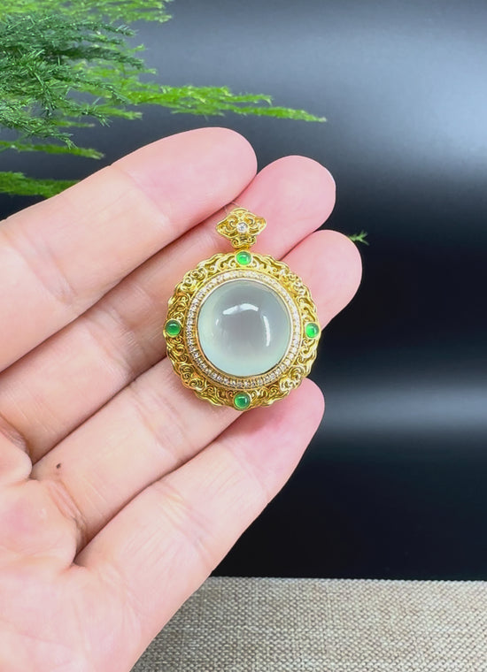 Load and play video in Gallery viewer, RealJade® Co. High-end Genuine Icy Green Jadeite Jade Necklace With 18K Yellow Gold Bail
