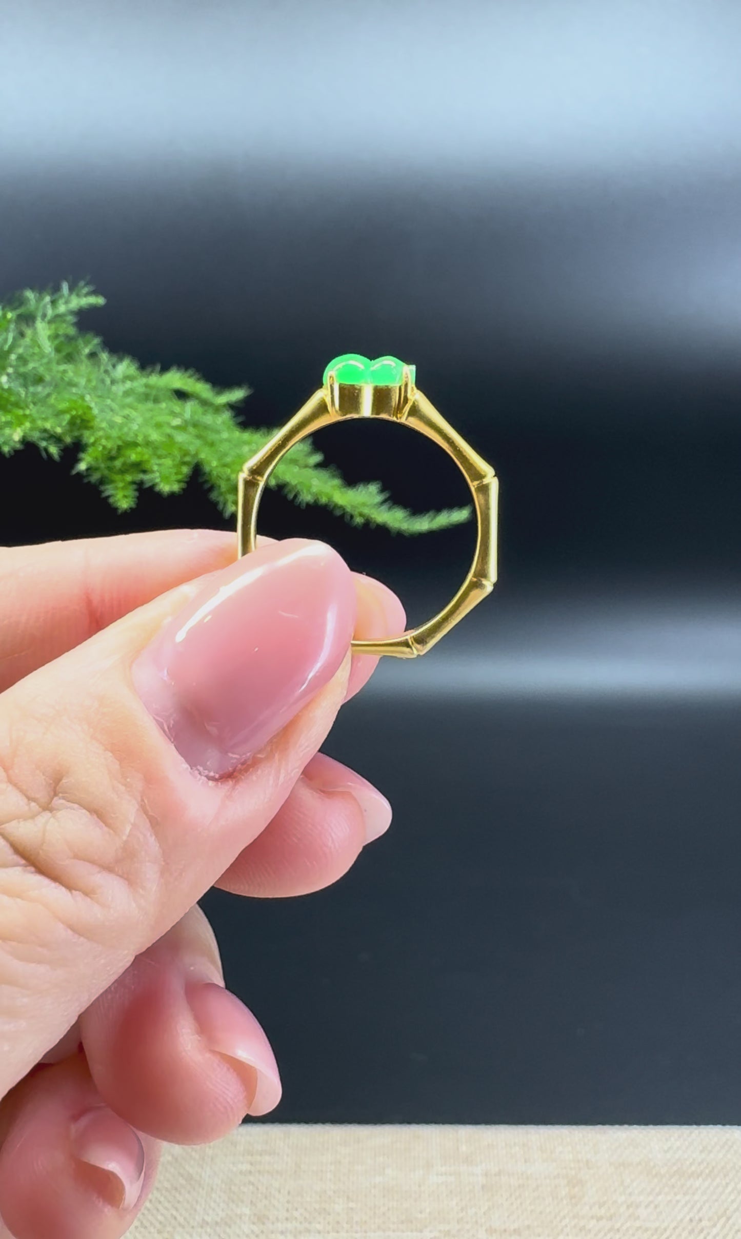 RealJade® 18K Yellow Gold Green Hulu Jadeite Jade Bamboo Ring