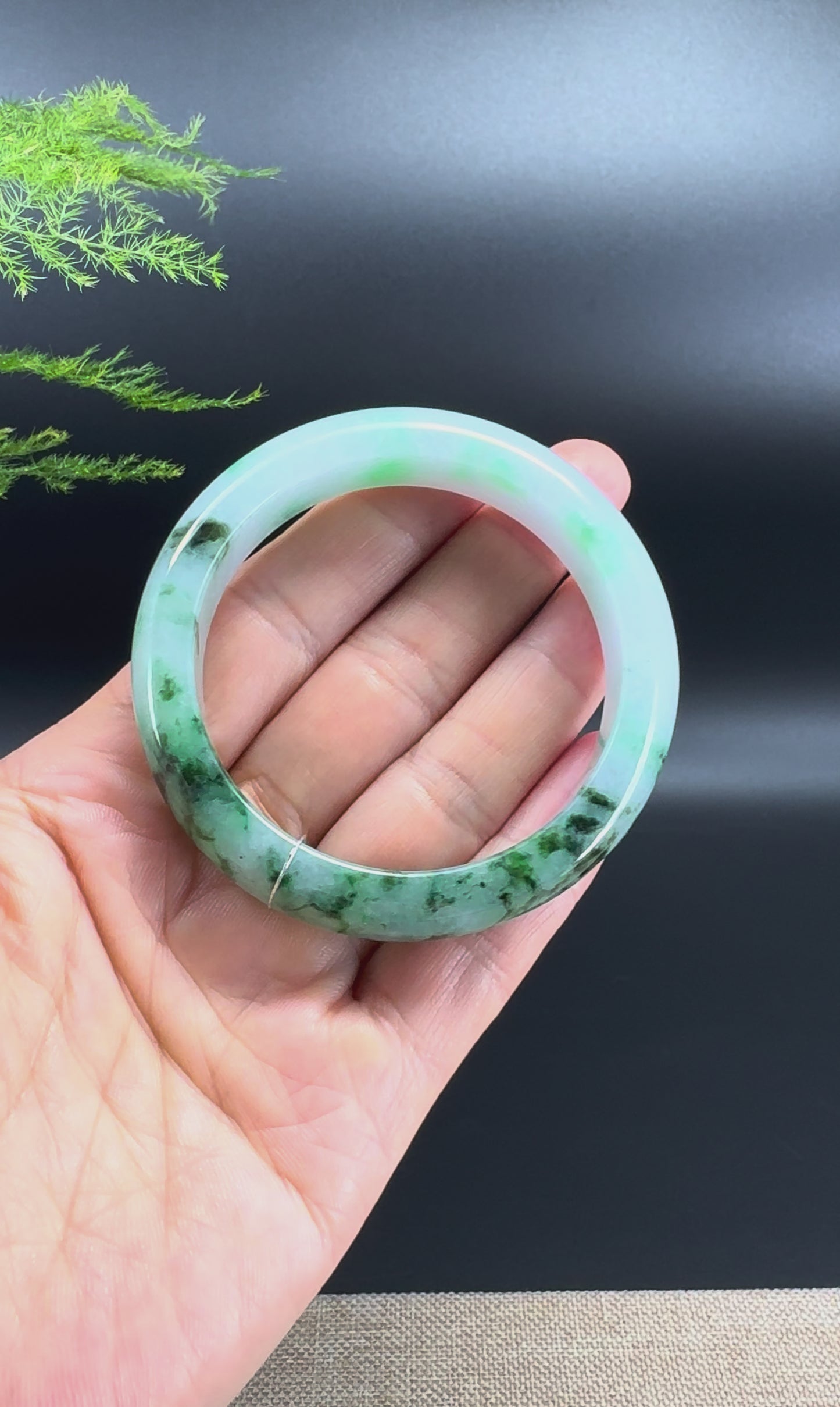 Load and play video in Gallery viewer, Genuine Burmese Green Jade Jadeite Bangle Bracelet ( 53mm )
