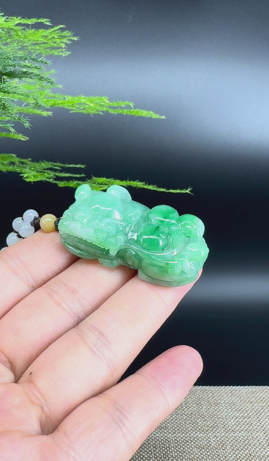 Load and play video in Gallery viewer, RealJade® Co. Pi Xiu Genuine Burmese Jadeite Jade PiXiu Pendant Necklace (FengShui Lucky)

