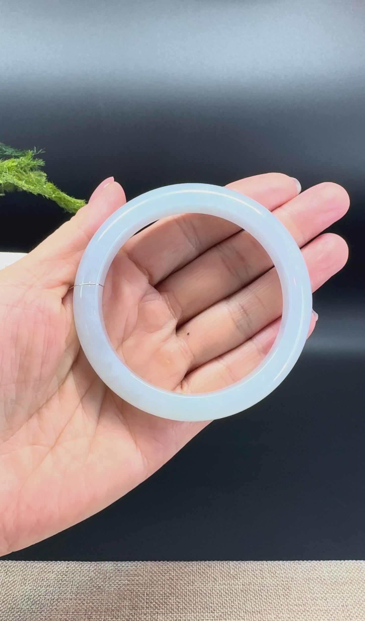 Load and play video in Gallery viewer, Genuine Burmese Green Jade Jadeite Bangle Bracelet (58.4mm)
