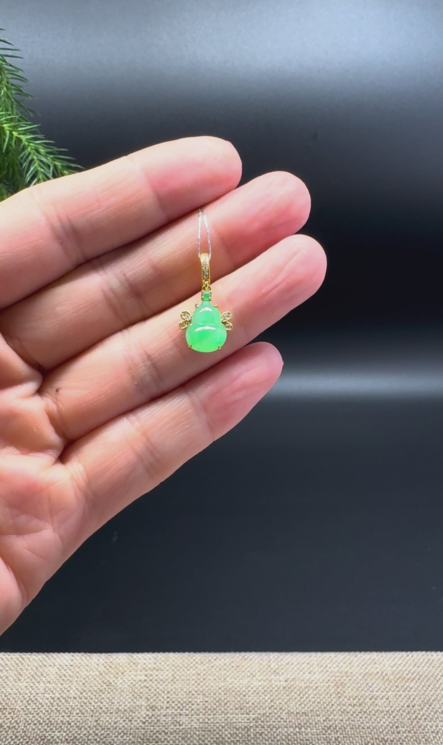 RealJade® Co. Genuine Green Jadeite Jade Mini Hulu Bee Necklace With 18K Yellow Gold