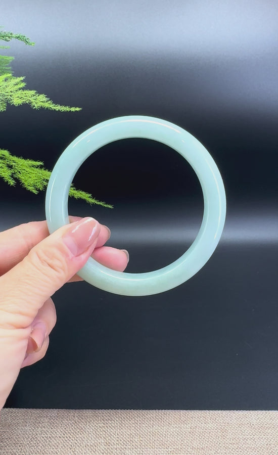 Load and play video in Gallery viewer, Genuine Burmese Apple Green Jade Jadeite Bangle Bracelet ( 64.7mm )
