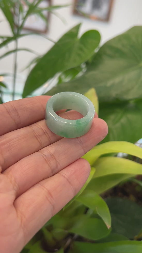Load and play video in Gallery viewer, Burmese Green Jadeite Jade Men&amp;#39;s Band Ring

