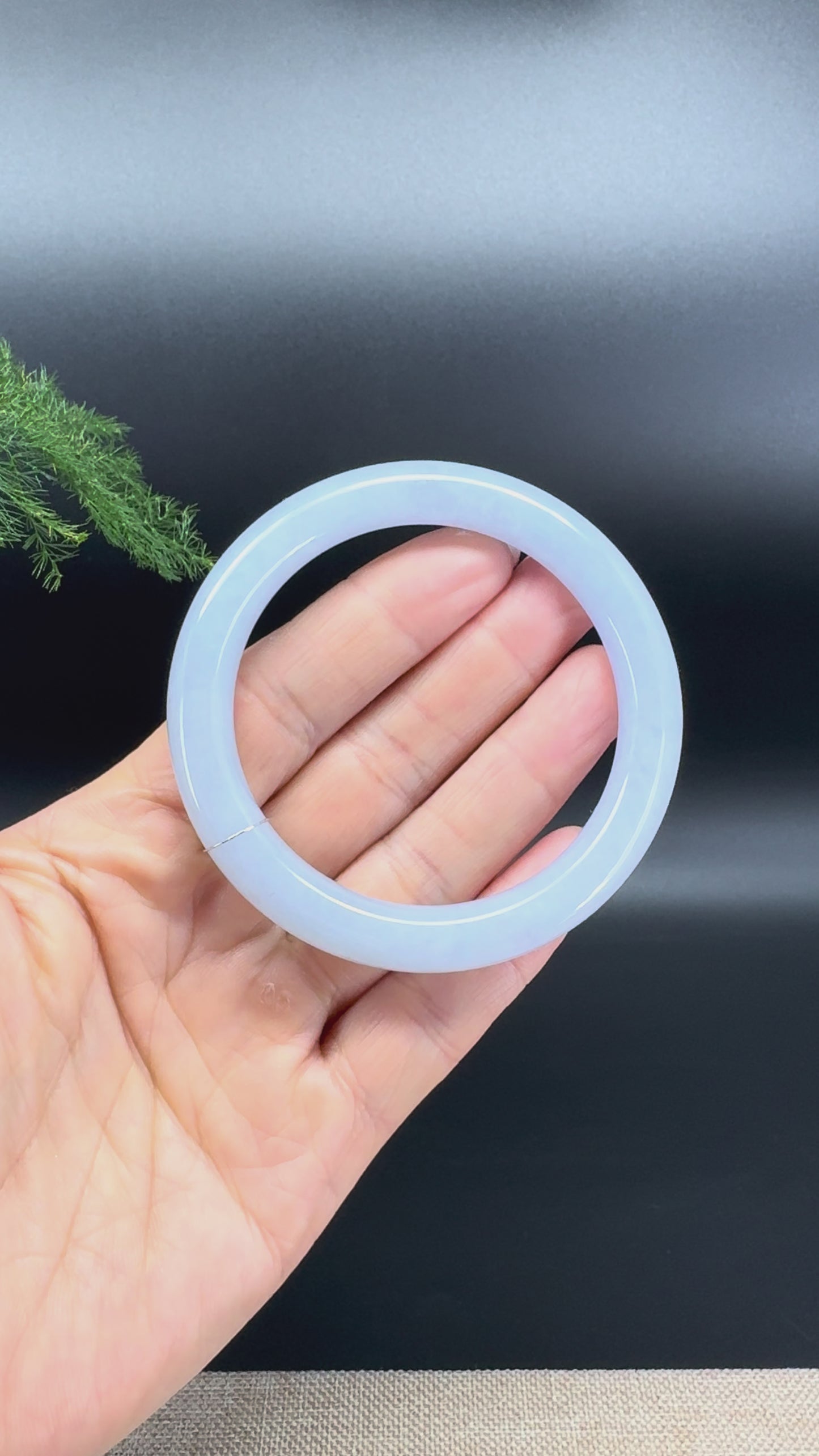 Load and play video in Gallery viewer, Genuine Burmese Lavender Jade Jadeite Bangle Bracelet ( 55mm )
