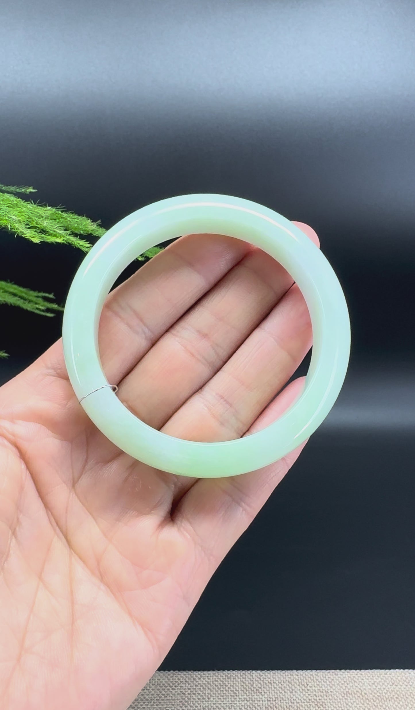 Genuine Burmese Green Jade Jadeite Bangle Bracelet ( 53.3mm )