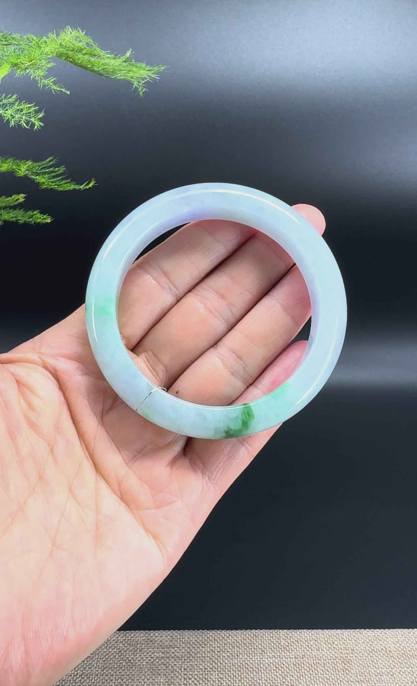 Load and play video in Gallery viewer, Genuine Burmese  Green Jade Jadeite Bangle Bracelet ( 56.1mm )
