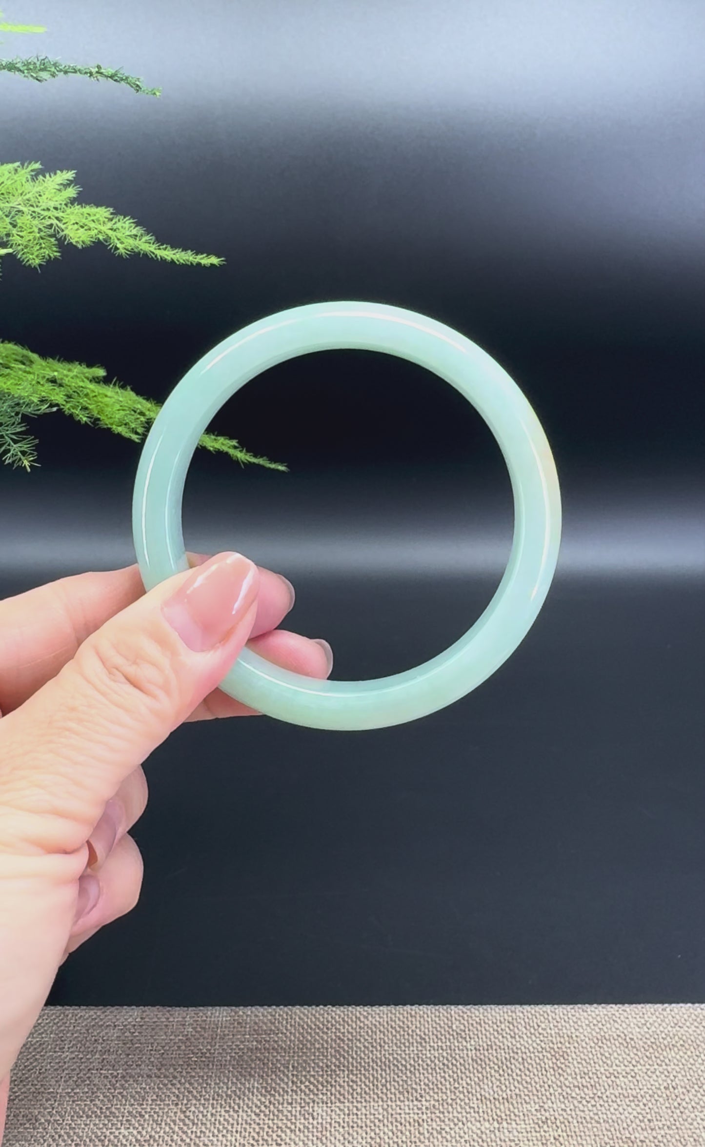 Load and play video in Gallery viewer, Genuine Burmese Apple Yellow Green Jade Jadeite Bangle Bracelet ( 60.8mm )
