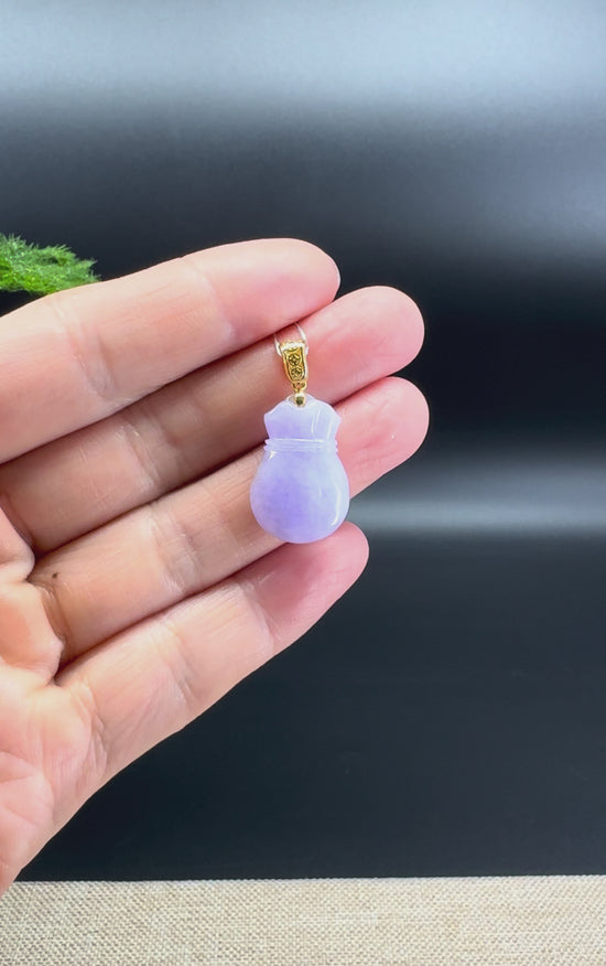 Load and play video in Gallery viewer, 18K Yellow Gold Genuine Lavender Jadeite Jade PDD Money Sack Pendant
