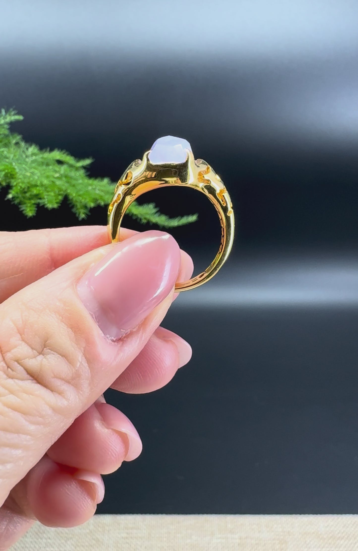 Load and play video in Gallery viewer, RealJade® 18K Yellow Gold  Lavender Polygon Jadeite Jade Ring
