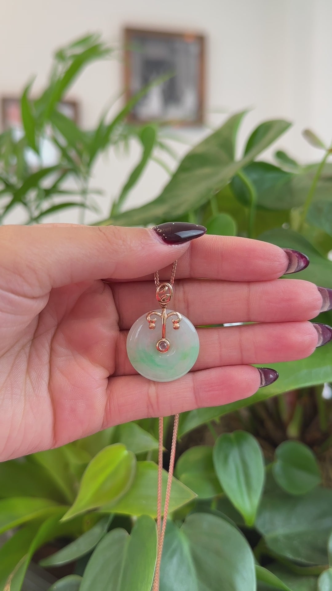 Load and play video in Gallery viewer, RealJade® Co. 18k Rose Gold Genuine Jadeite Constellation 12 Zodiac Signs (Libra) Necklace Pendant
