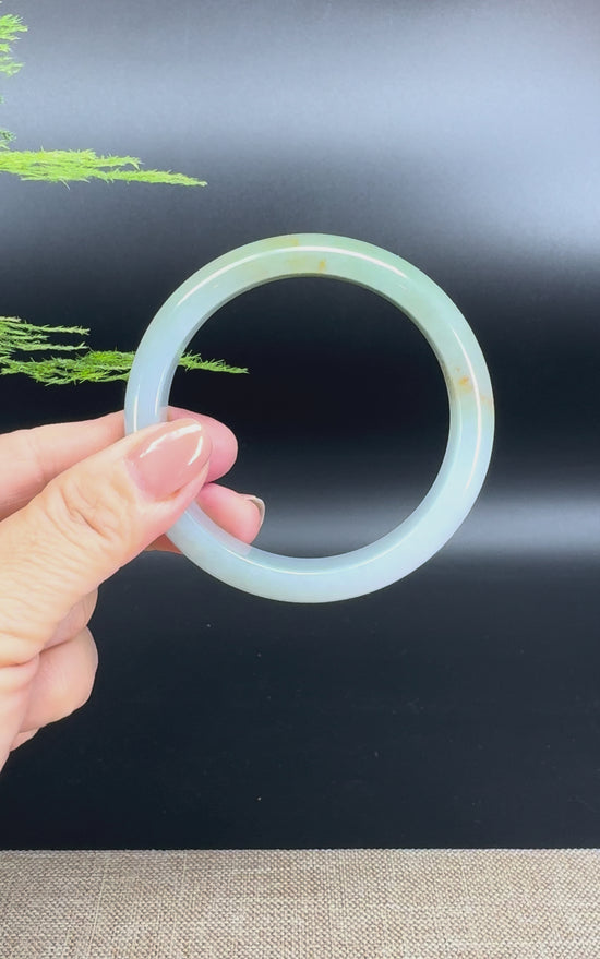 Load and play video in Gallery viewer, Genuine Burmese Yellow Green Jade Jadeite Bangle Bracelet ( 58.5mm )
