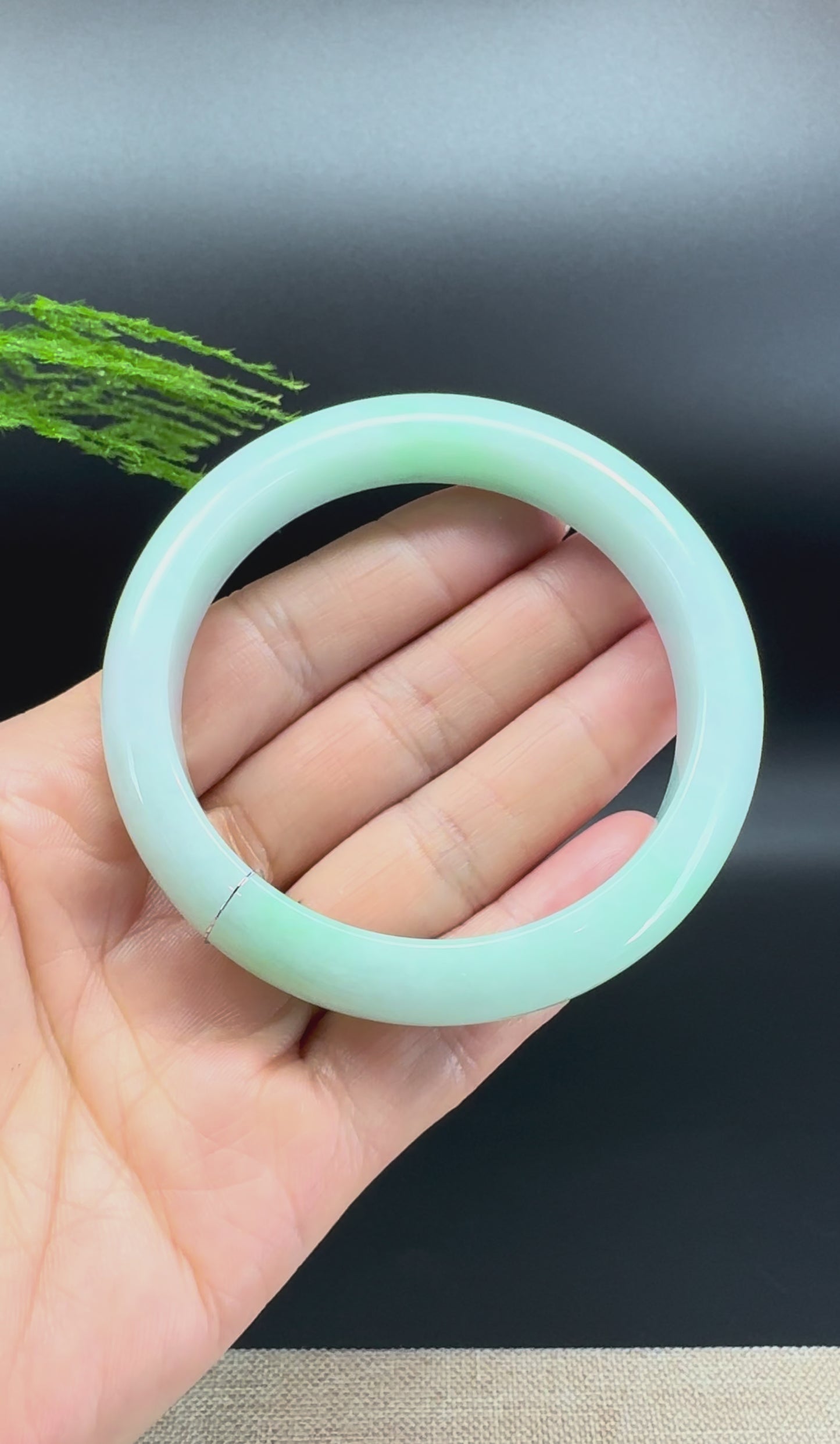 Load and play video in Gallery viewer, Genuine Burmese White Green(BDQ) Jadeite Bangle Bracelet ( 59.4mm )

