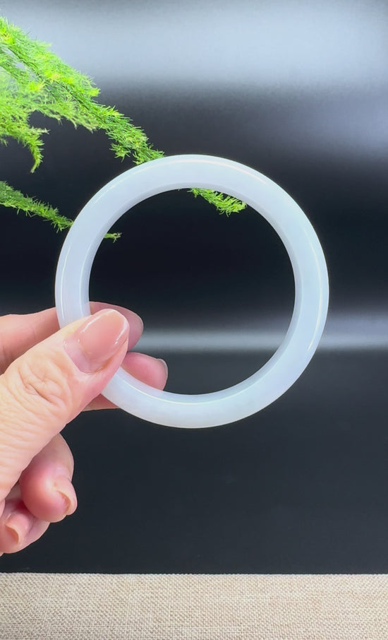 Load and play video in Gallery viewer, Genuine Burmese Icy Jade Jadeite Bangle Bracelet ( 58.9mm )
