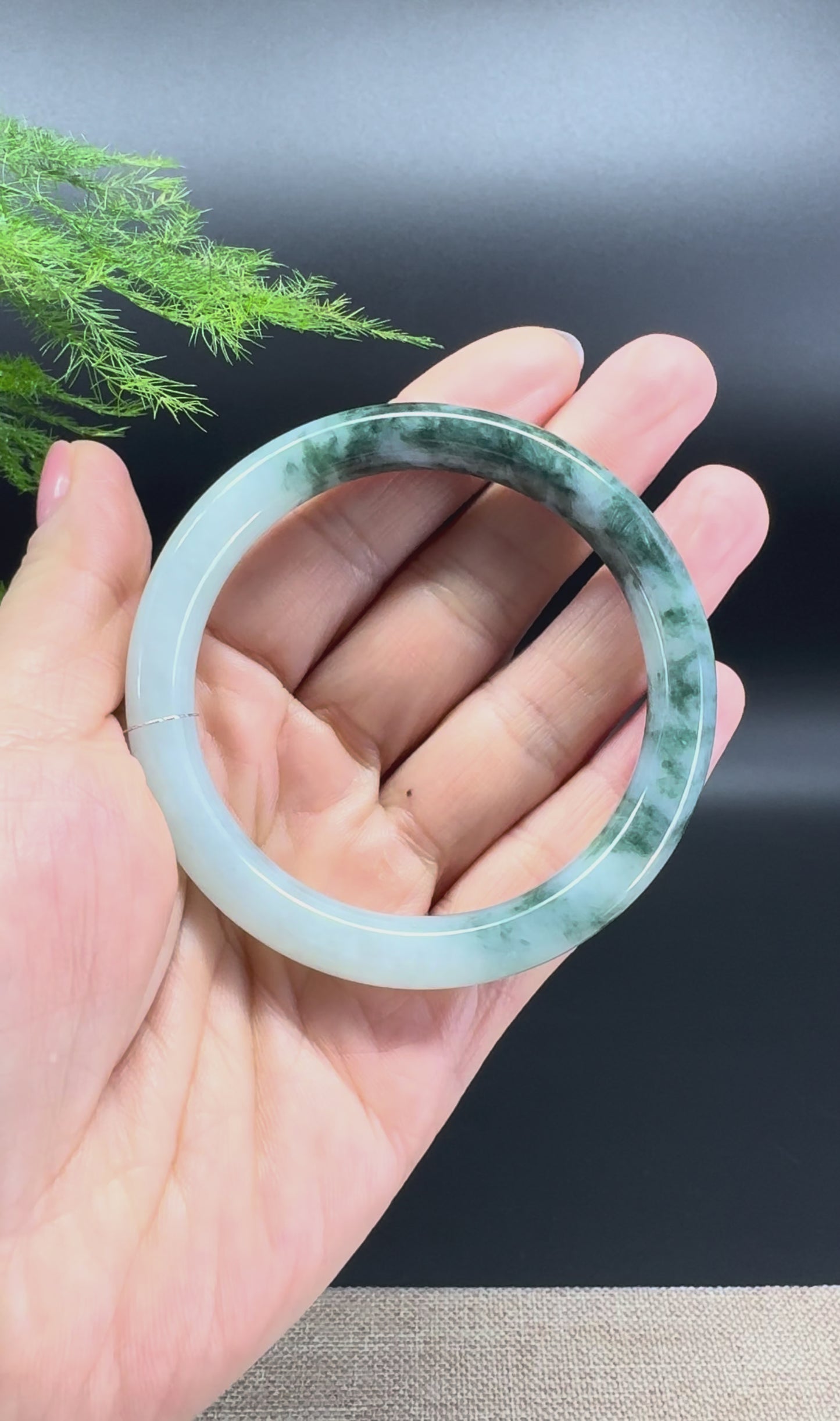 Genuine Burmese Green Jade Jadeite Bangle Bracelet ( 55.1mm )