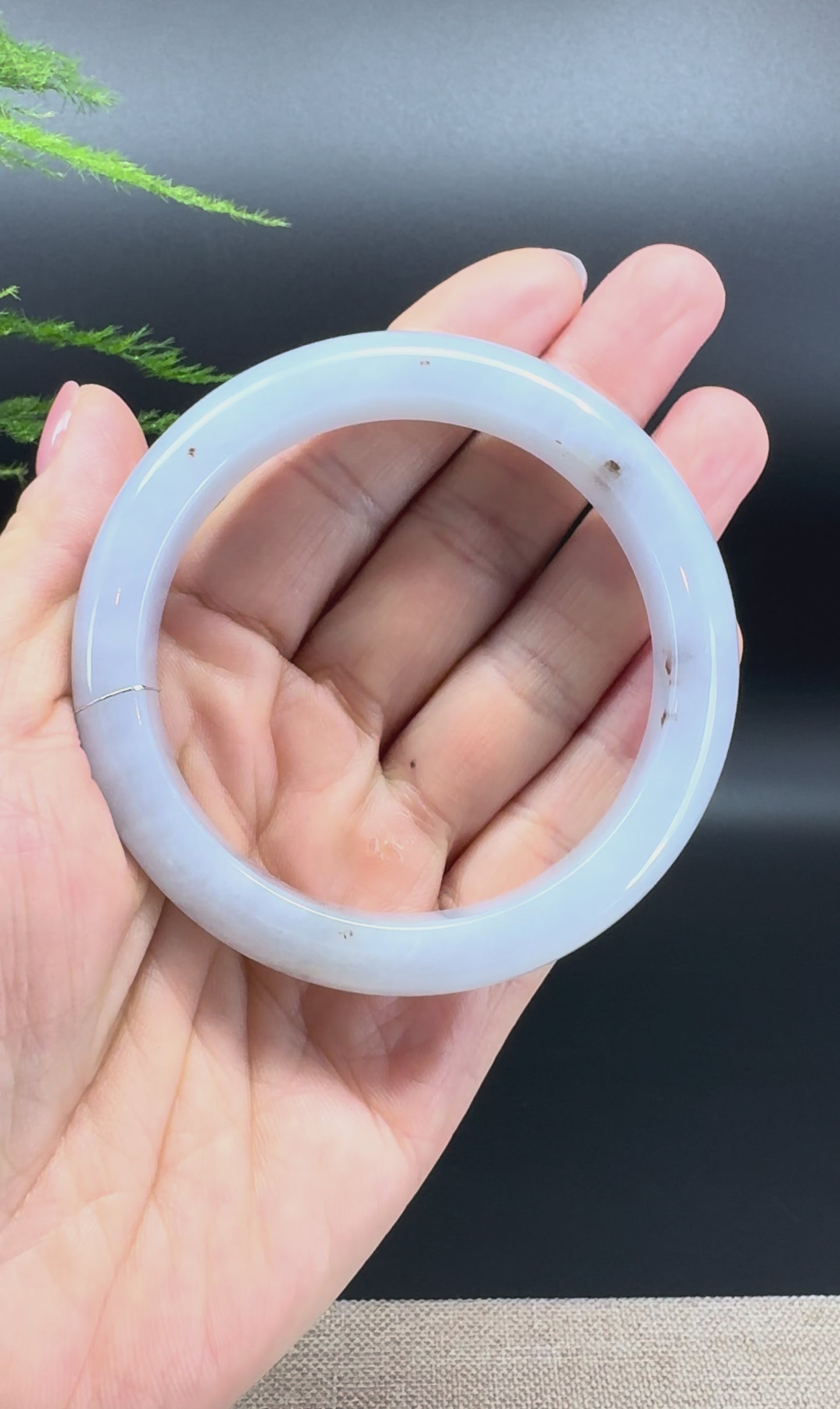 Load and play video in Gallery viewer, Genuine Burmese Icy Lavender Jade Jadeite Bangle Bracelet ( 57.2mm )
