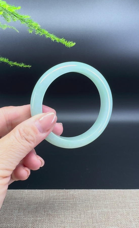 Load and play video in Gallery viewer, Genuine Burmese Green Jade Jadeite Bangle Bracelet (56.4mm )

