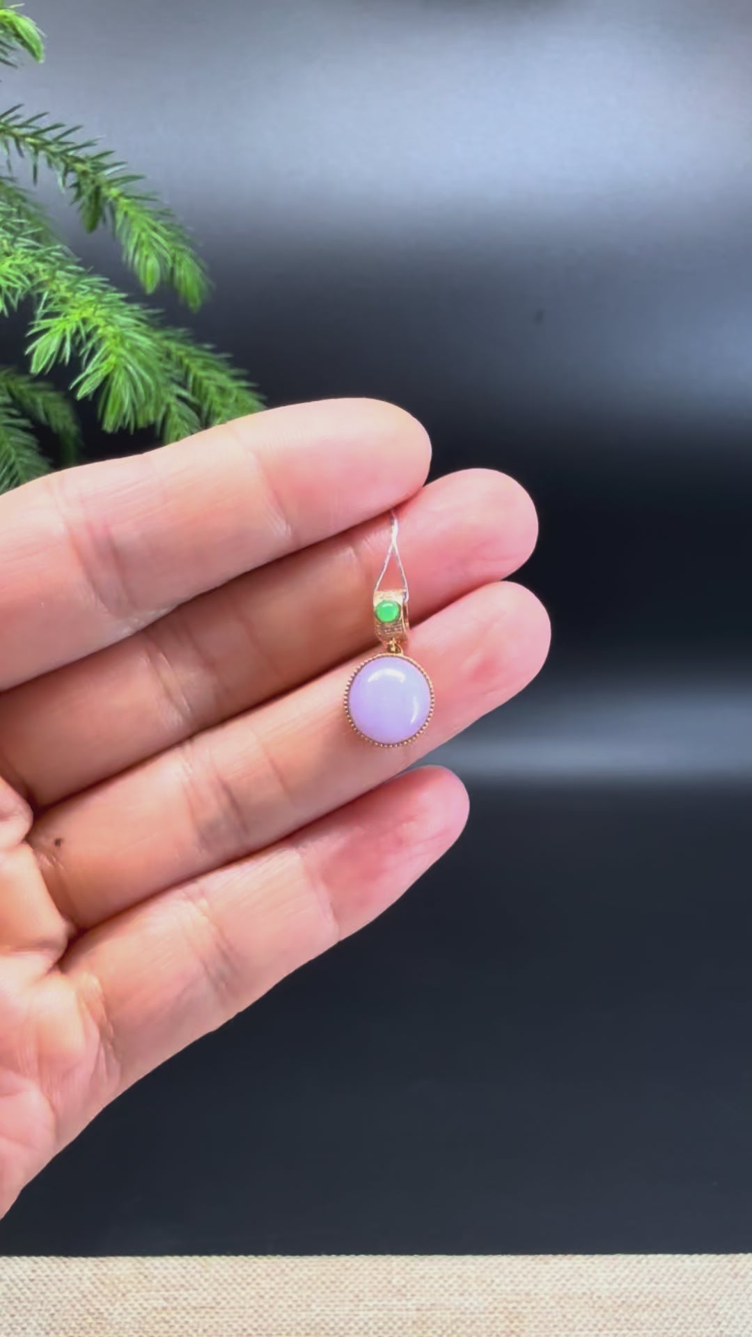 Load and play video in Gallery viewer, RealJade® Co.Genuine Lavender Jadeite Jade Cabochon Necklace With 18K Yellow Gold
