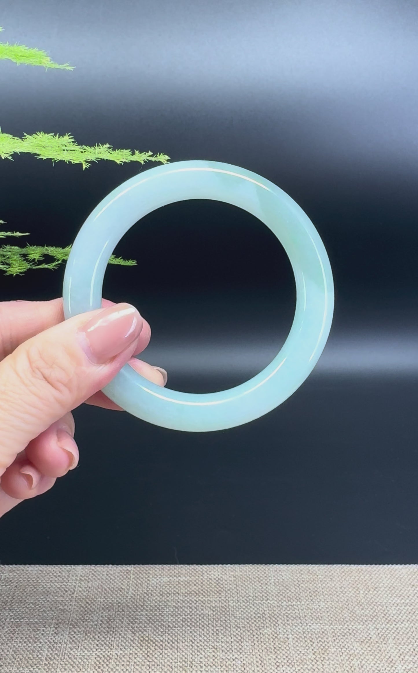 Load and play video in Gallery viewer, Genuine Burmese Green Jade Jadeite Bangle Bracelet ( 53.6mm )
