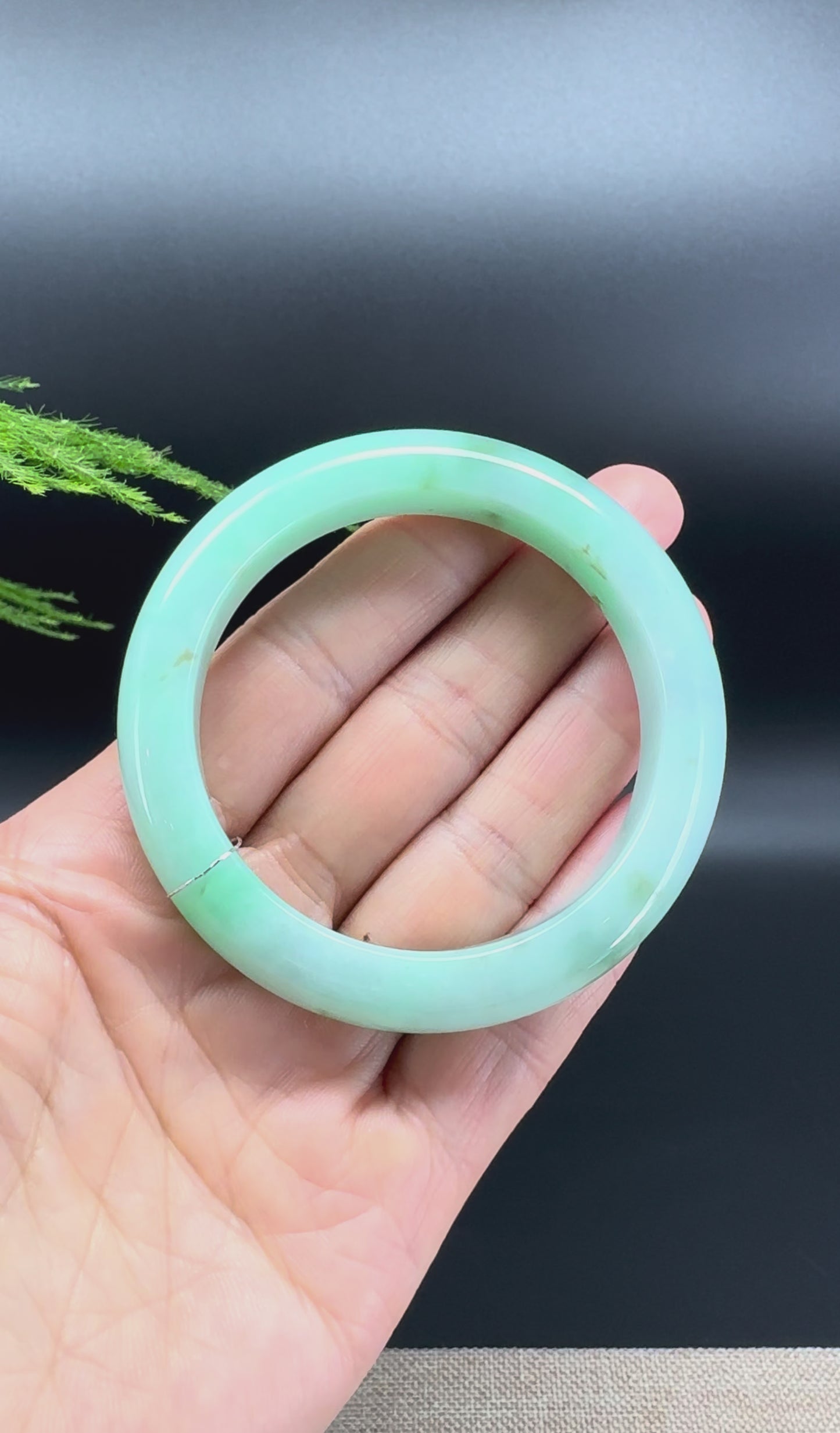 Genuine Burmese Green Jade Jadeite Bangle Bracelet ( 53.5mm )