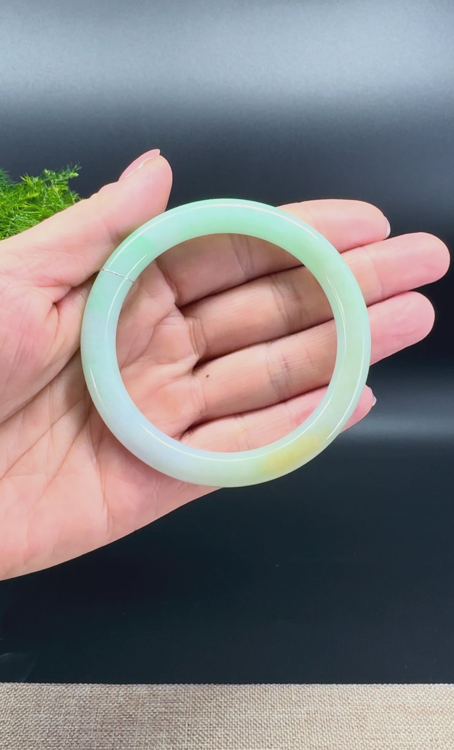 Load and play video in Gallery viewer, Genuine Burmese Yellow Green Jade Jadeite Bangle Bracelet ( 54.6mm )

