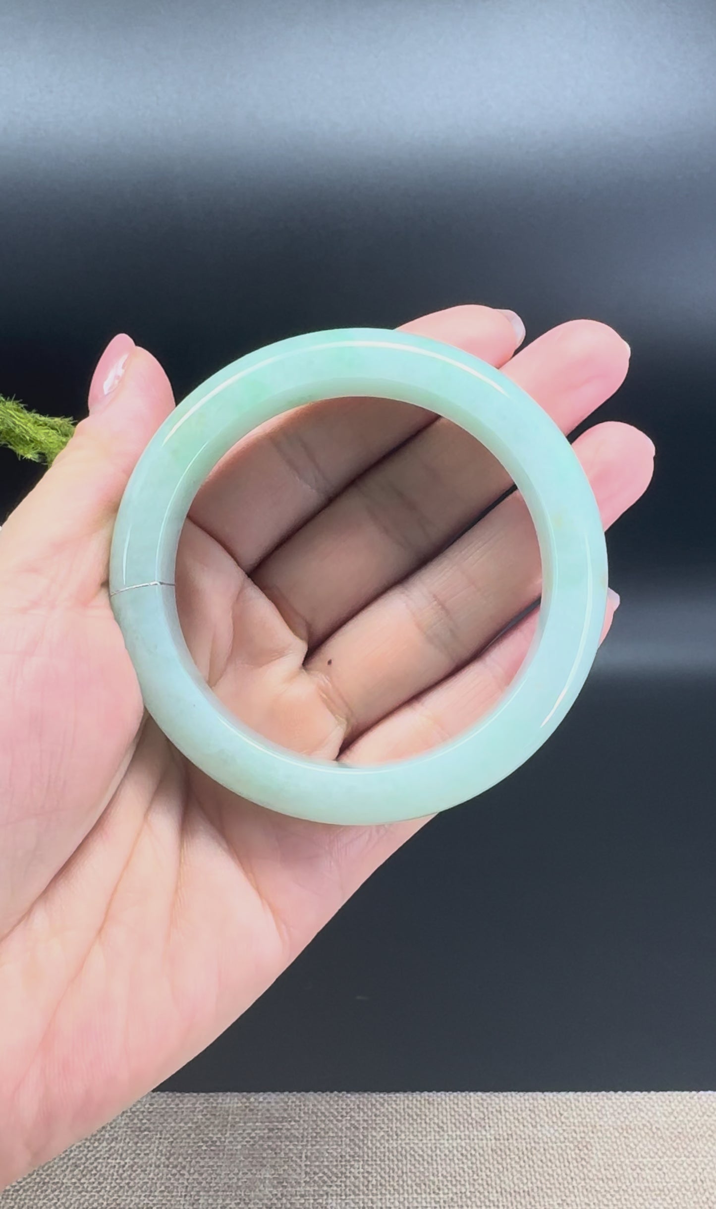 Load and play video in Gallery viewer, Genuine Burmese Apple Green Jade Jadeite Bangle Bracelet ( 57mm )
