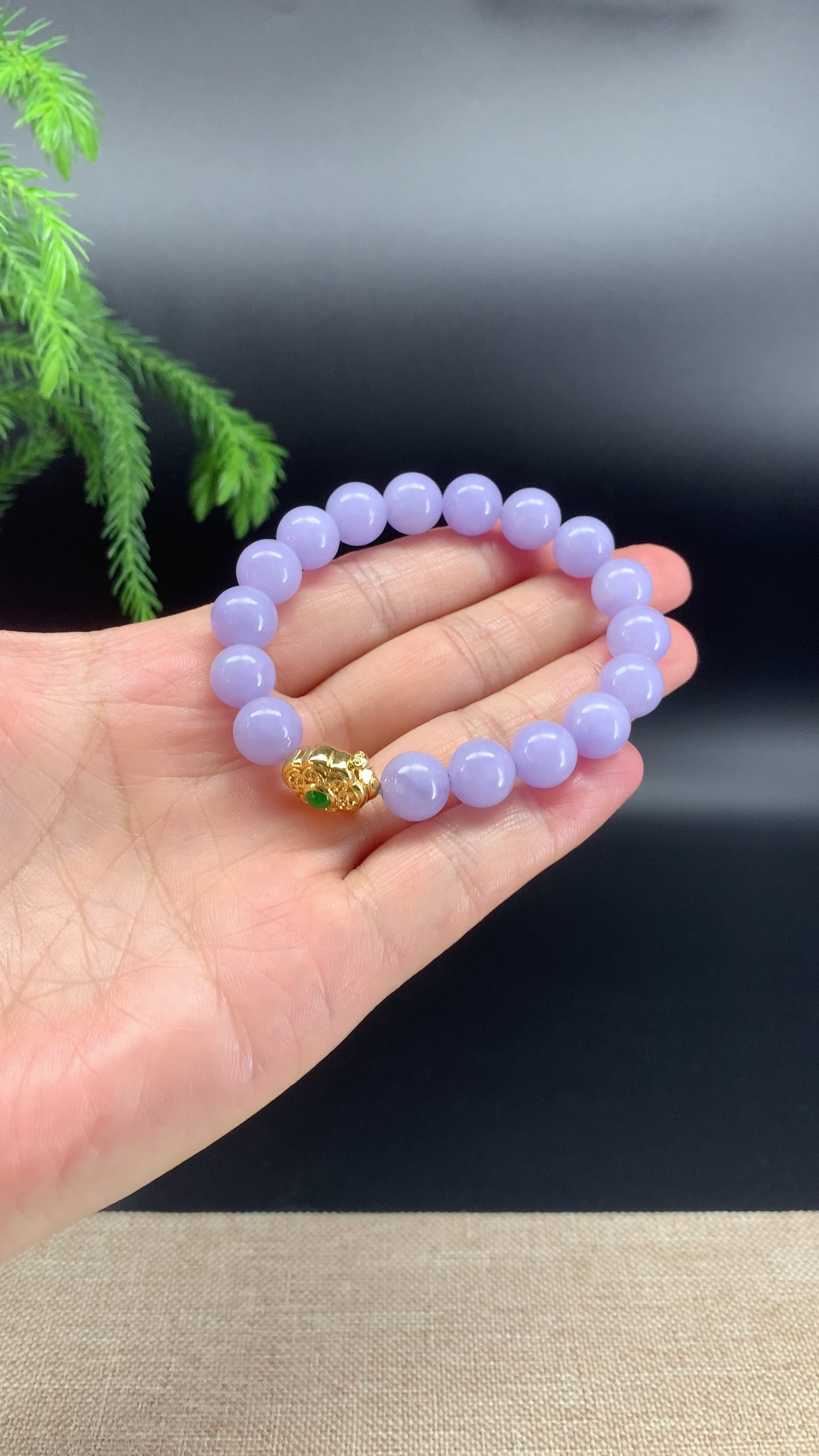 RealJade® Co. High-end Lavender Jadeite Jade Beads Bracelet With 18K Yellow Gold Ruyi Clasp (10.4mm)