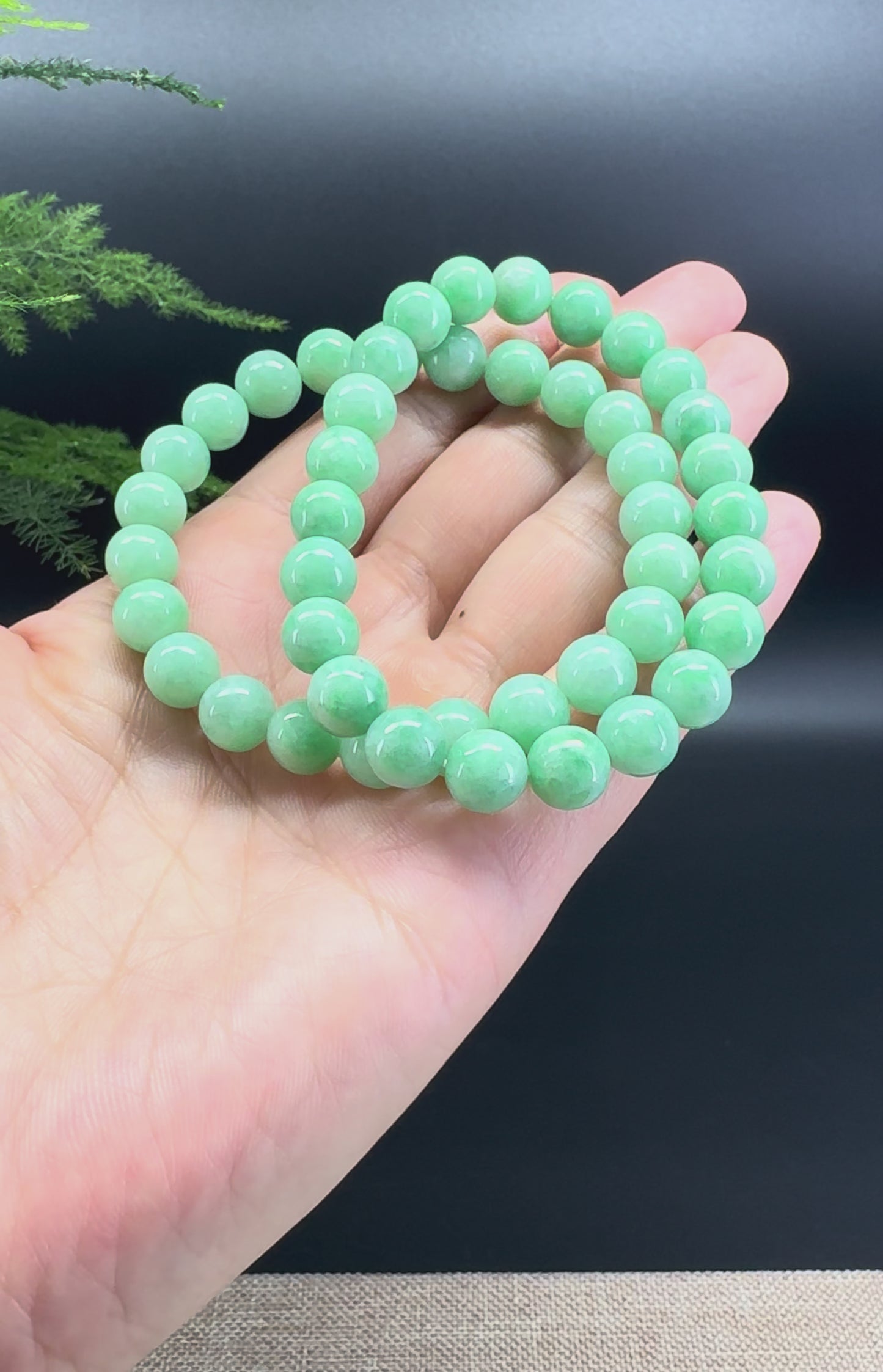 Load and play video in Gallery viewer, Genuine Jadeite Jade Round Green Beads Bracelet (8.5 mm)
