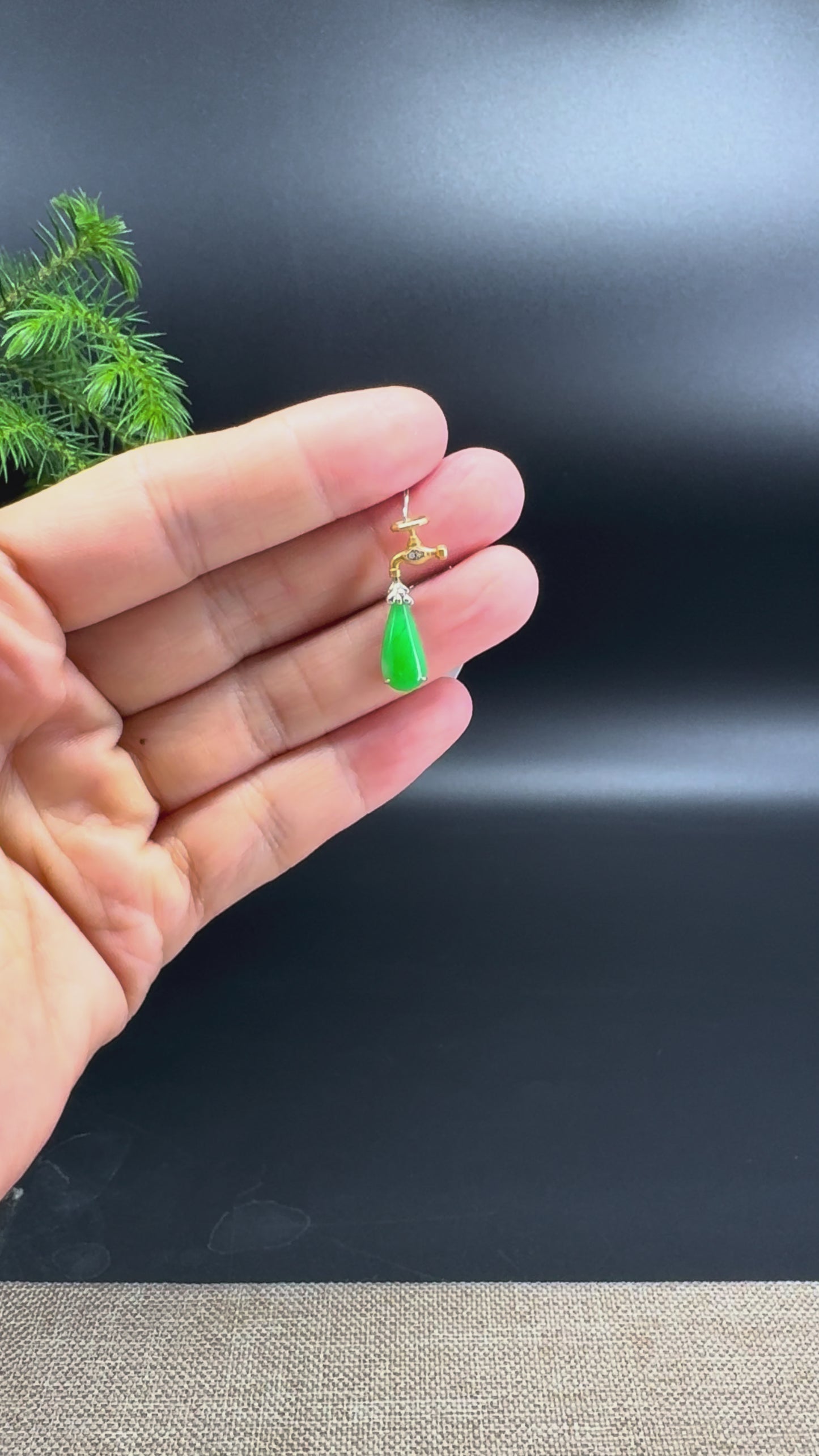RealJade® "Water Drop" 18k Yellow Gold Green Jadeite Jade Pendant Necklace