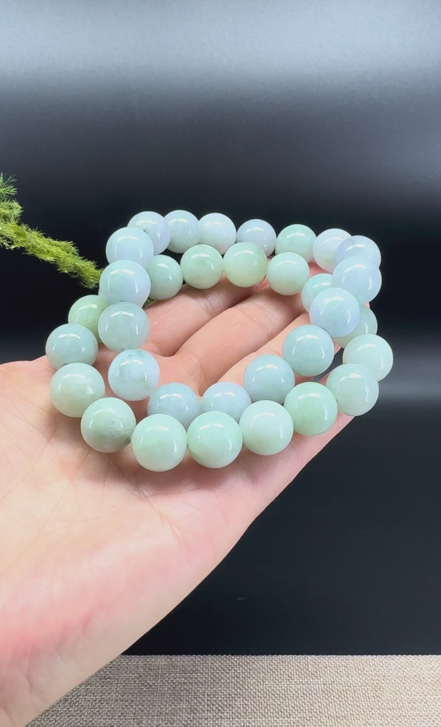 Load and play video in Gallery viewer, RealJade® Genuine Jadeite Jade Round Lavender Green Beads Bracelet ( 13.5mm ) For Men
