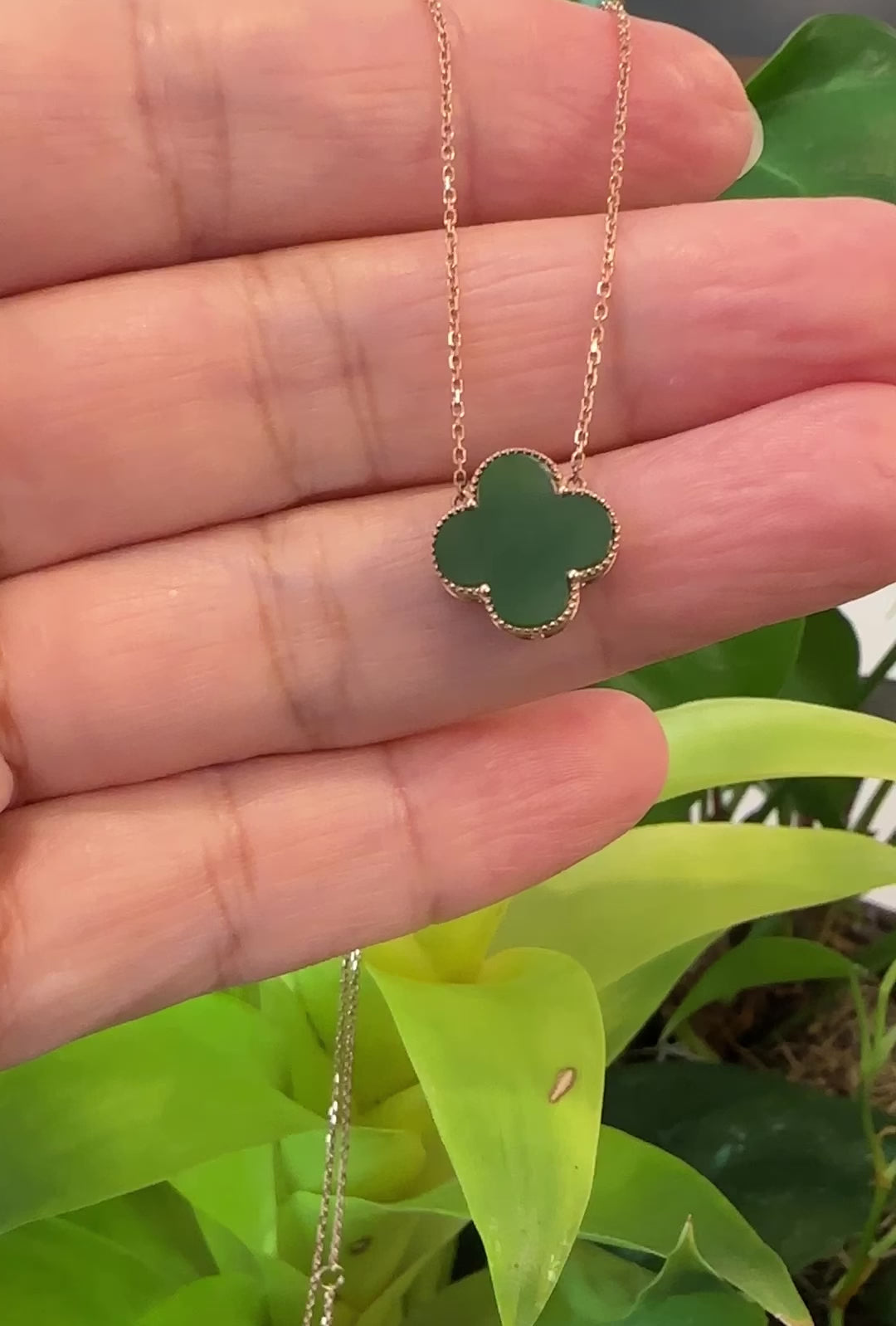Load and play video in Gallery viewer, 18k Rose Gold Natural Green Nephrite Jade Lucky Four Leaf Clover Necklace
