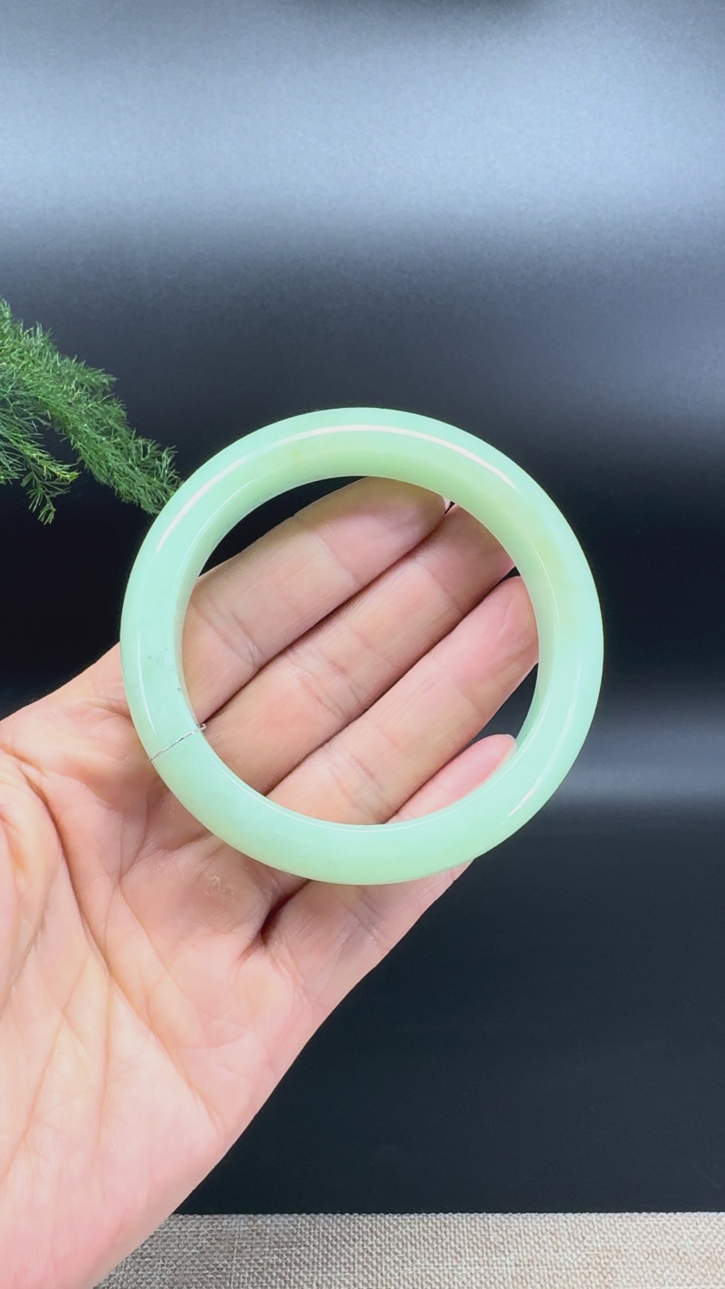 Load and play video in Gallery viewer, Genuine Burmese Green Jade Jadeite Bangle Bracelet (55.9mm)
