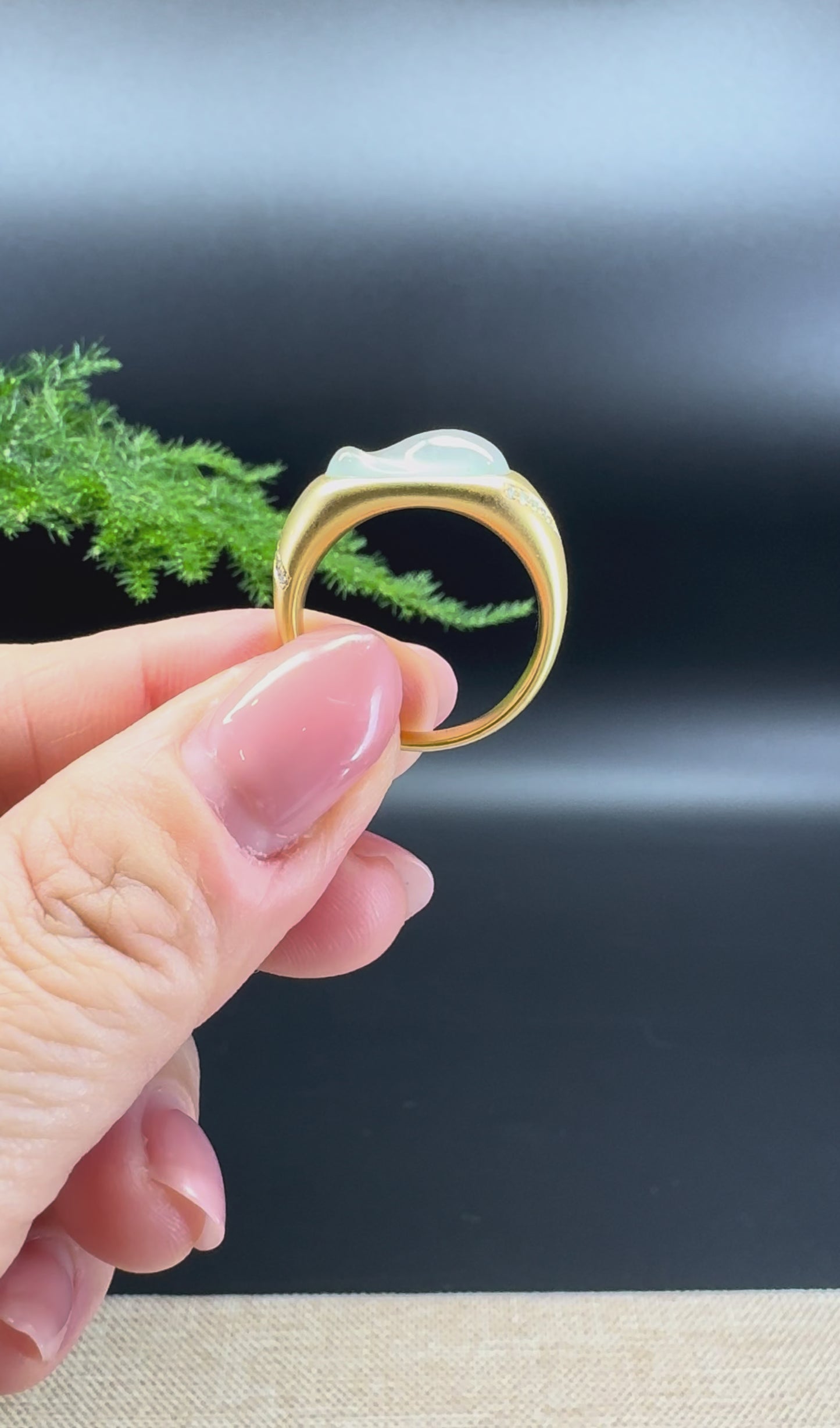 Load and play video in Gallery viewer, RealJade® 18K Yellow Gold Icy Jadeite Jade Ring
