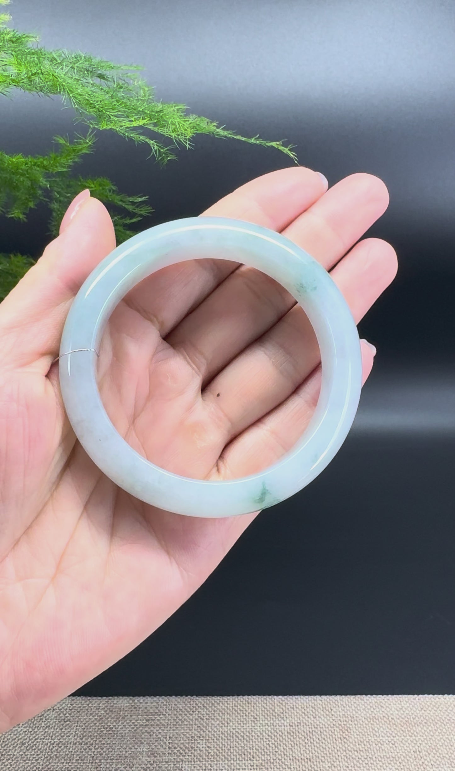 Load and play video in Gallery viewer, Genuine Burmese Blue Green Jade Jadeite Bangle Bracelet ( 54.6mm )
