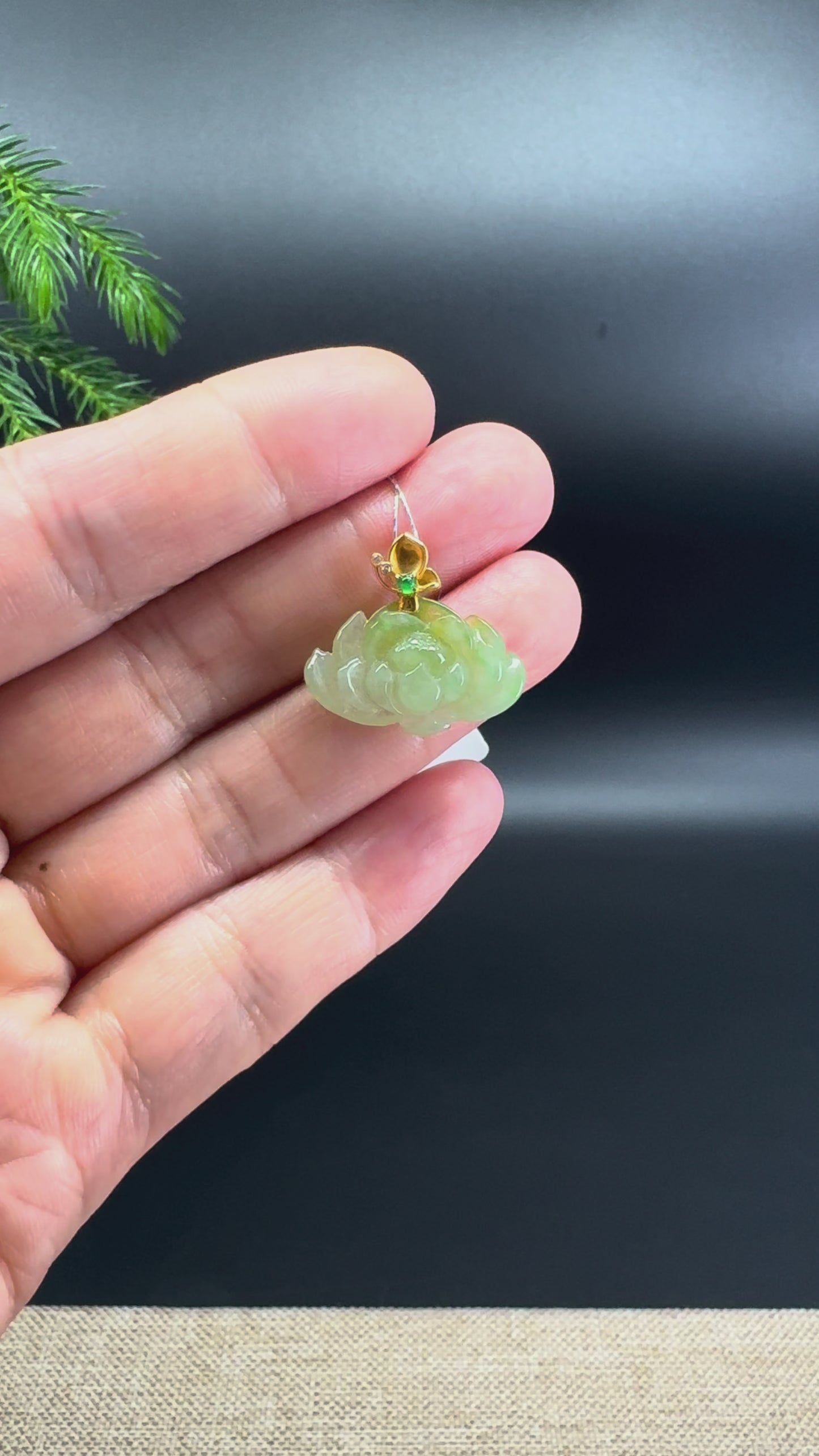 Load and play video in Gallery viewer, Natural 18K Yellow Gold Burmese Yellow Green Jadeite Jade Lotus Flower Pendant
