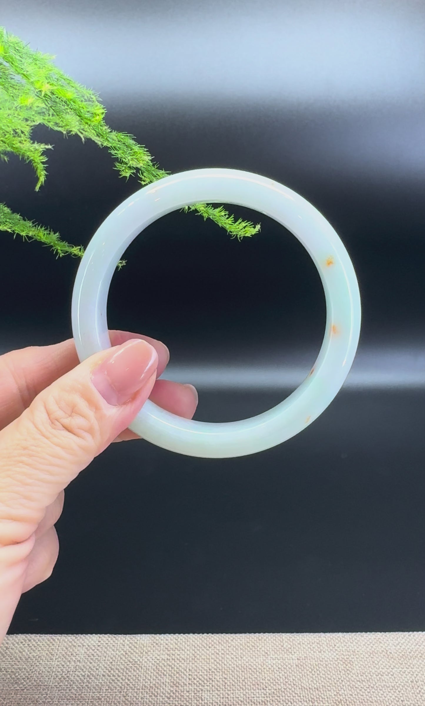 Load and play video in Gallery viewer, Genuine Burmese Green Jade Jadeite Bangle Bracelet ( 58.8mm )
