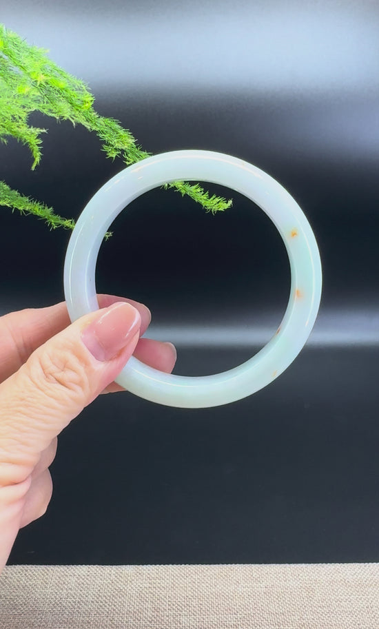 Load and play video in Gallery viewer, Genuine Burmese Green Jade Jadeite Bangle Bracelet ( 58.8mm )
