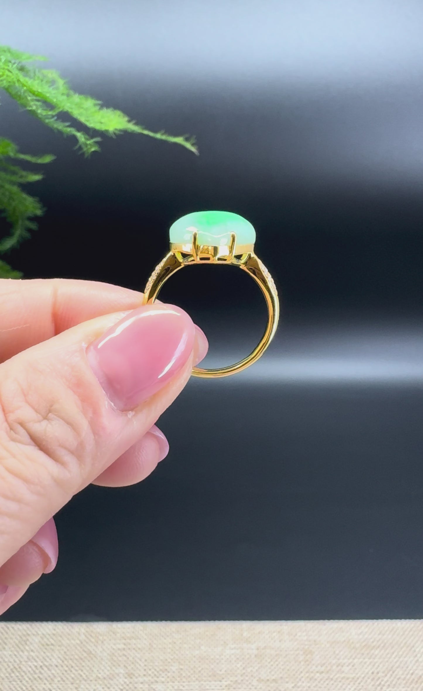 RealJade® 18K Yellow Gold Spicy Green Jadeite Jade Heart Shape Ring With Diamonds