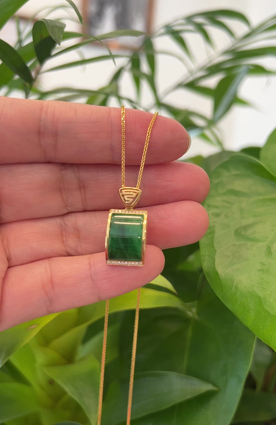 Load and play video in Gallery viewer, 18k Yellow Gold Genuine Burmese Jadeite Bamboo Pendant Necklace With Diamond
