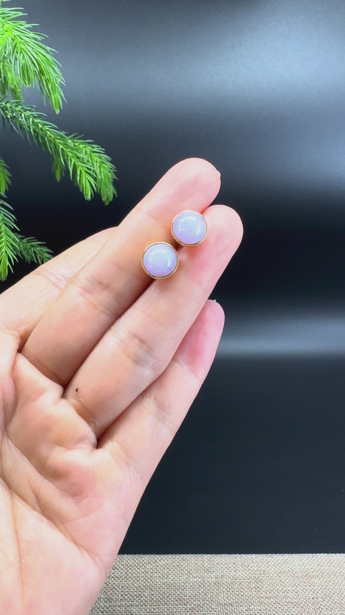 RealJade® 18k Yellow Gold Lavender Jadeite Jade Round Stud Earrings