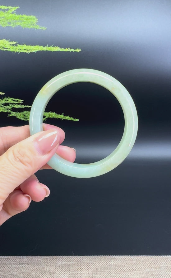 Load and play video in Gallery viewer, Genuine Burmese Yellow Green Jade Jadeite Bangle Bracelet ( 54.5mm )
