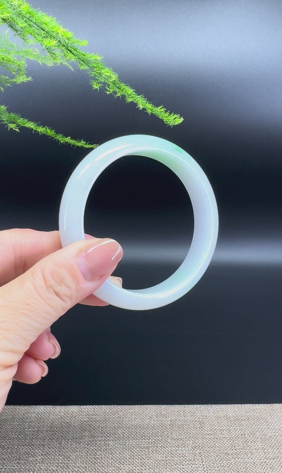 Load and play video in Gallery viewer, Genuine Burmese White Green Jade Jadeite Bangle Bracelet ( 57.5mm )
