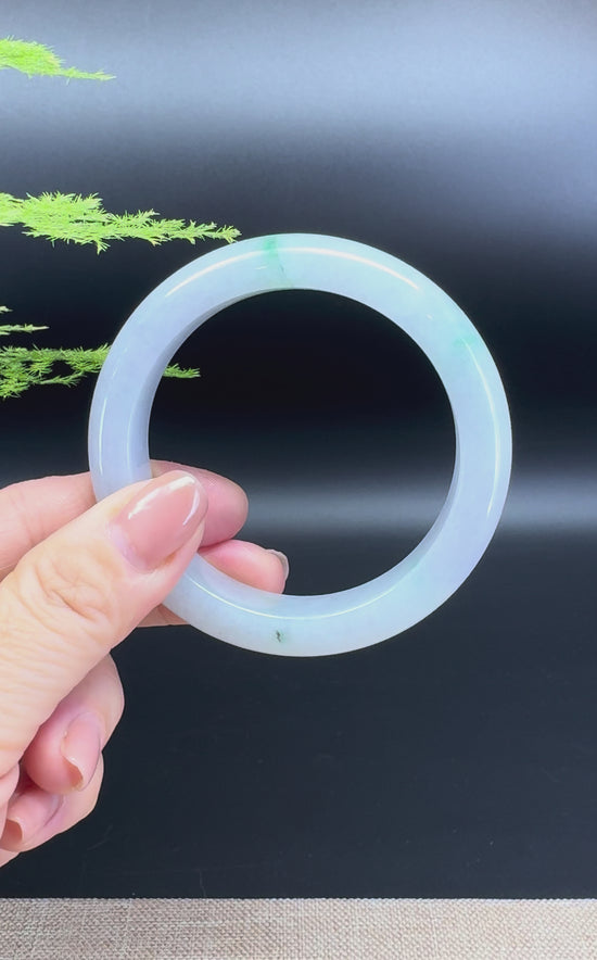 Load and play video in Gallery viewer, Genuine Burmese Green Jadeite Jade Bangle Bracelet ( 55.4mm )
