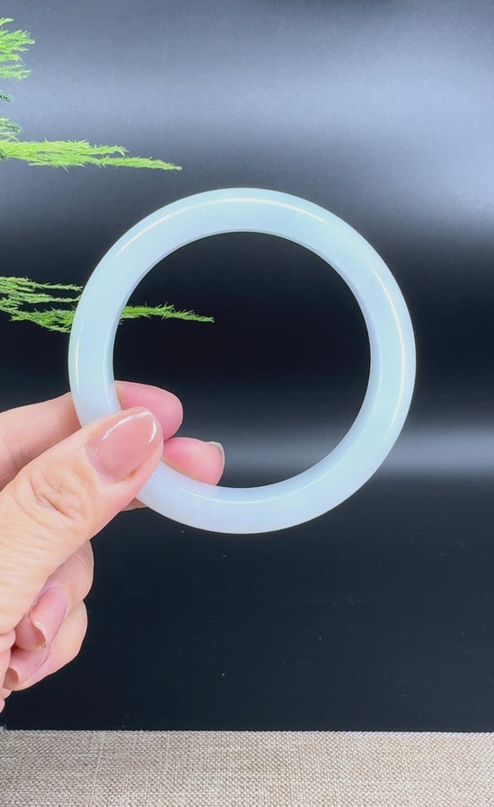 Load and play video in Gallery viewer, Genuine Burmese Light Lavender Green Jade Jadeite Bangle Bracelet ( 60.7mm )
