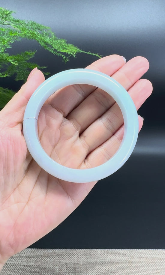 Load and play video in Gallery viewer, Genuine Burmese Green Jadeite Jade Bangle Bracelet (58.8mm)

