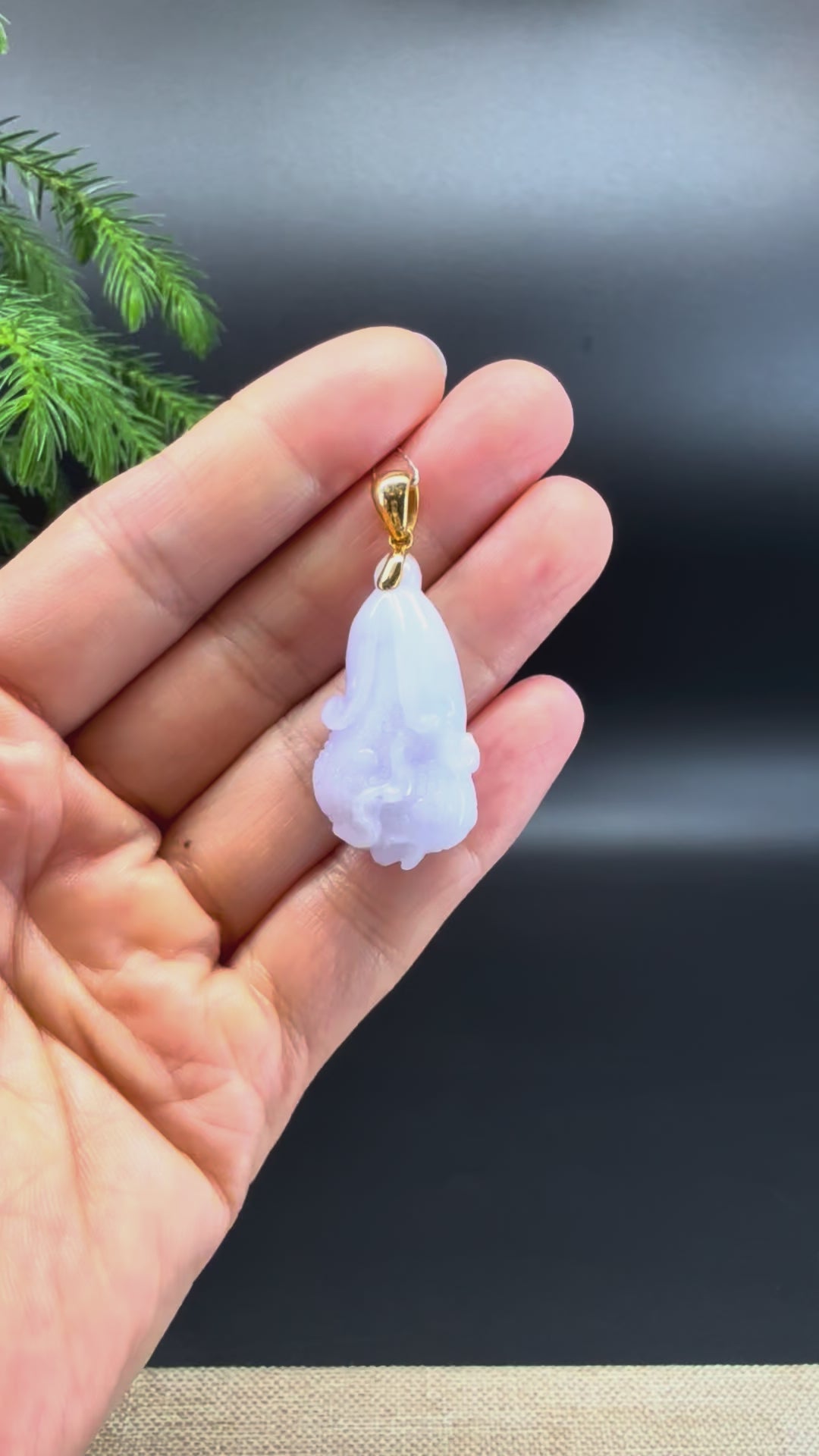 RealJade® Co. 18K Yellow Gold Genuine Light Lavender Jadeite Jade Cabbage Necklace