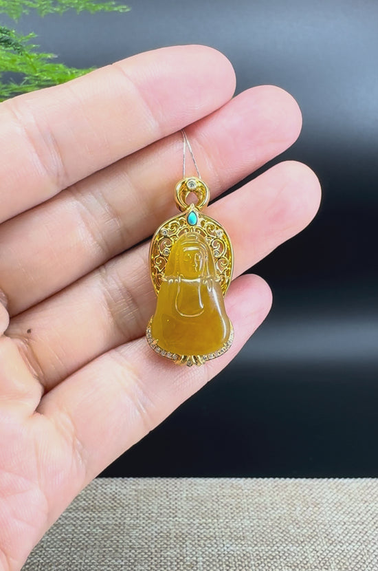 Load and play video in Gallery viewer, High-end 18K Yellow Gold Burmese Honey Yellow Jadeite Jade Guanyin Pendant with Diamond
